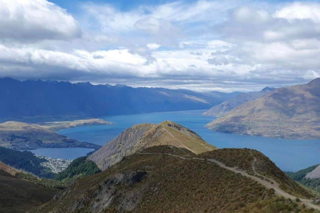 The view from the Ben Lomond lookout over Queenstown and Lake Whakatipu