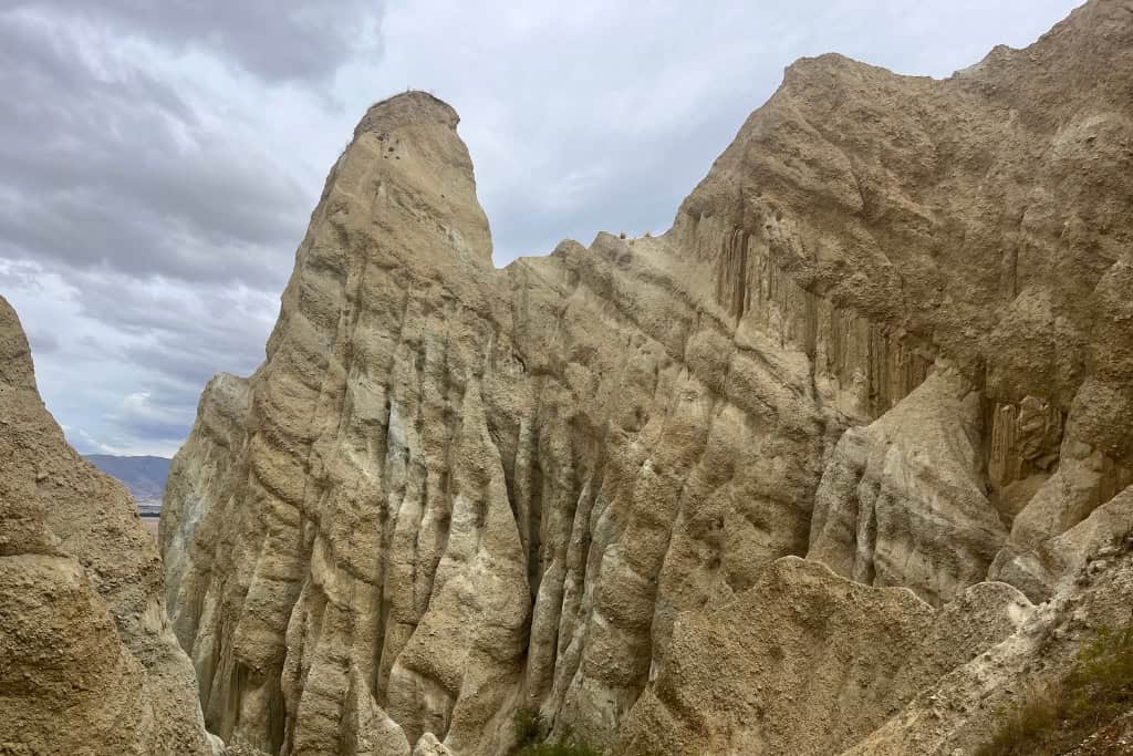 The different layers of the cliffs.