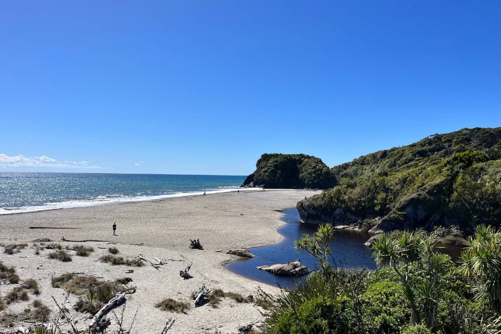 A sunny day at the Ship Creek Beach.