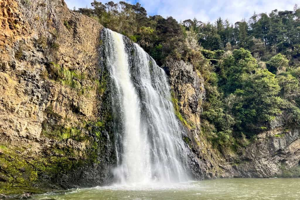 Hunua Falls, one of Auckland’s most popular waterfalls, surrounded by native bush in the Hunua Ranges.